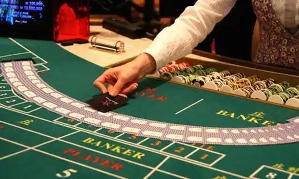 Live dealer blackjack table on smartphone during Piala Asia tournament window